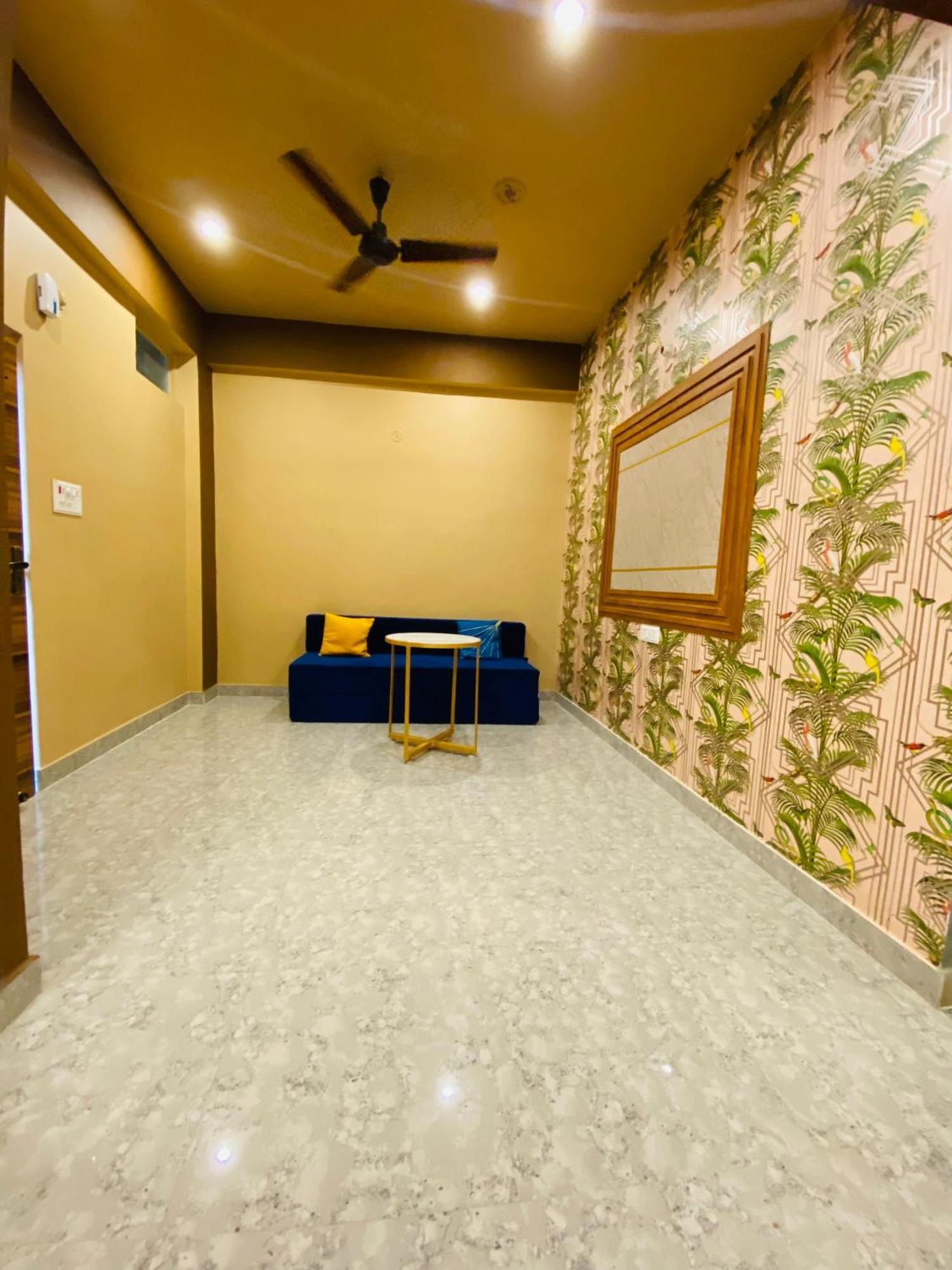Golden Lotus Varanasi Hotel Exterior photo