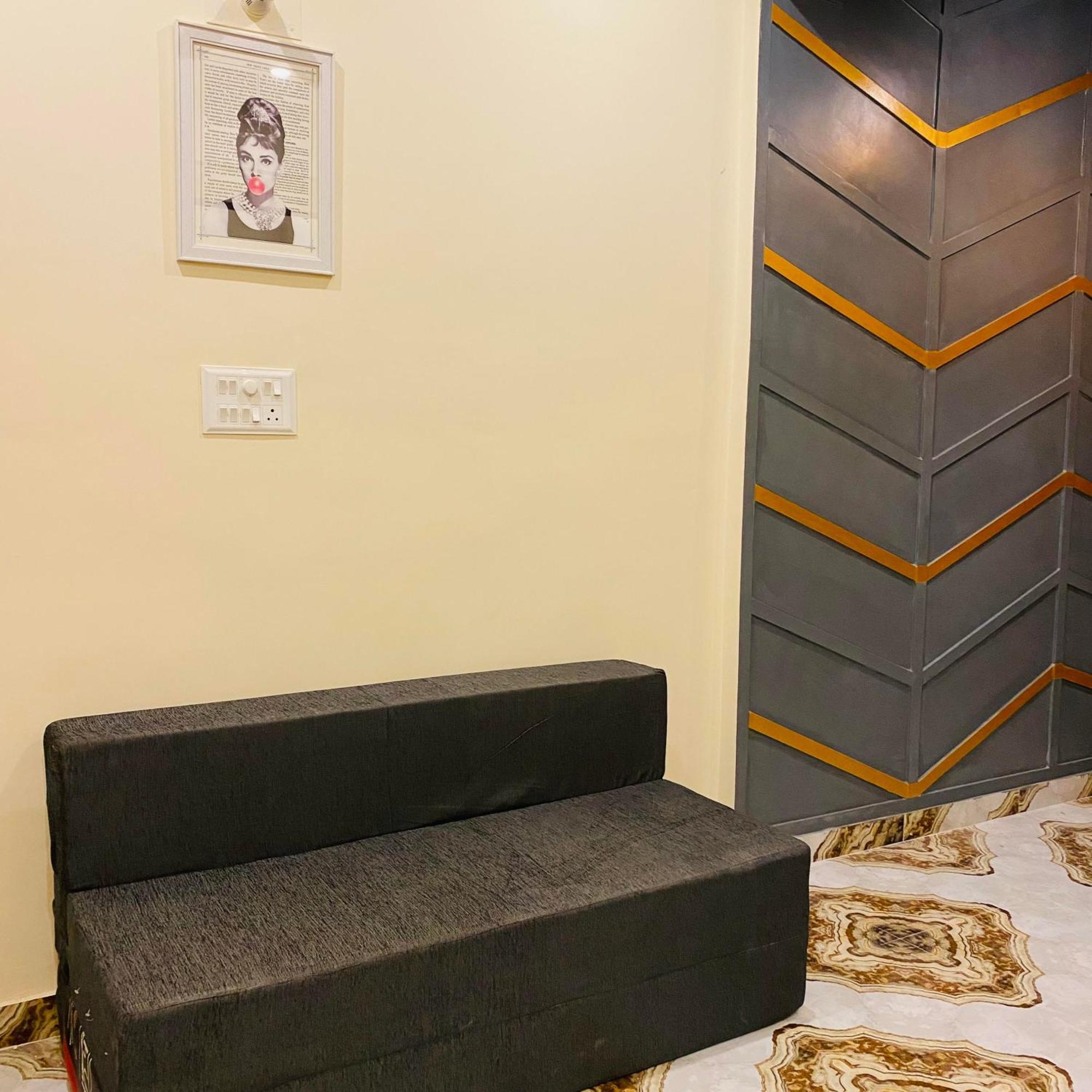 Golden Lotus Varanasi Hotel Exterior photo